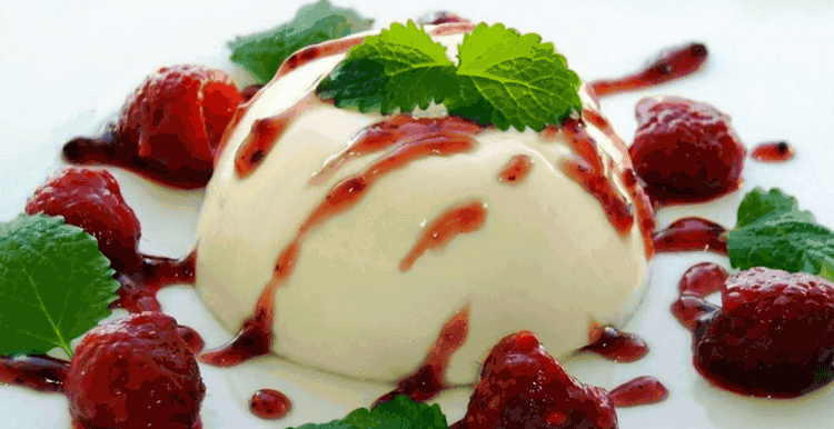 Panna Cotta with Raspberry Coulis